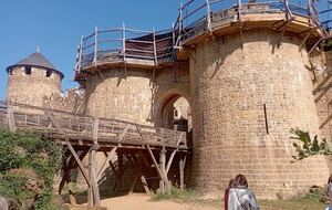 Chantier de Guédelon La porte du château